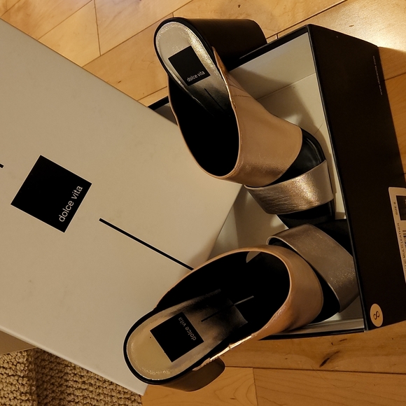 Brand New Dolce Vita Sandals - Picture 3 of 3